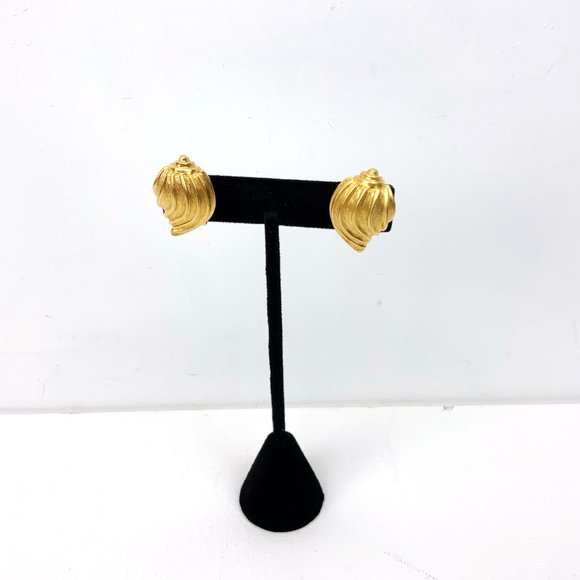 Vintage Liz Claiborne Brushed Gold Shells Clip On Earrings - Picture 11 of 16